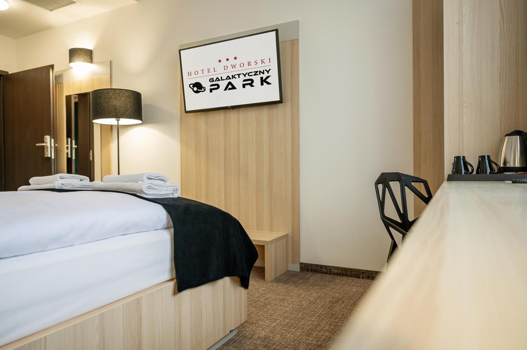 Warzymice Hotel Dworski Galaktyczny Park מראה חיצוני תמונה