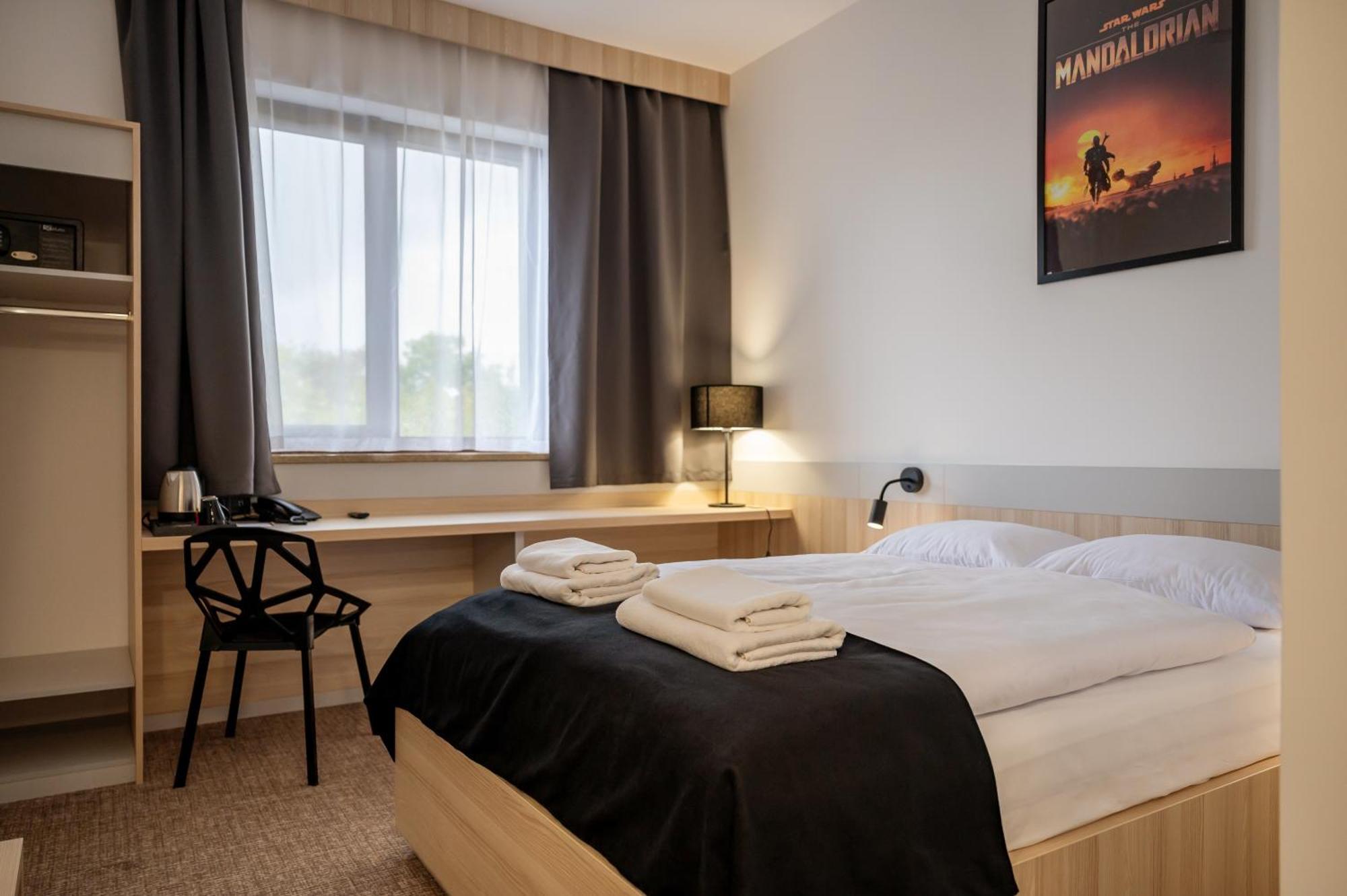Warzymice Hotel Dworski Galaktyczny Park מראה חיצוני תמונה