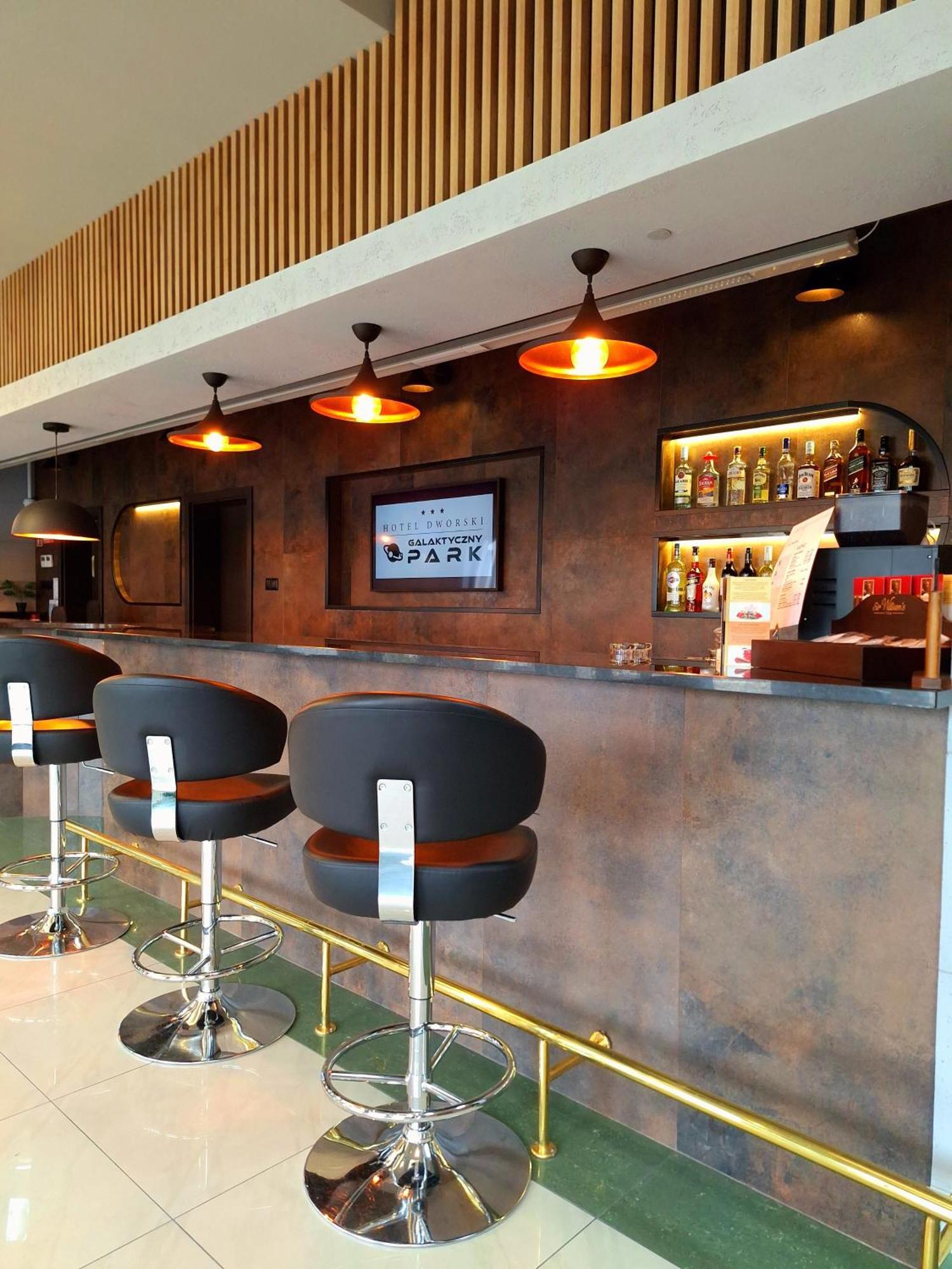 Warzymice Hotel Dworski Galaktyczny Park מראה חיצוני תמונה
