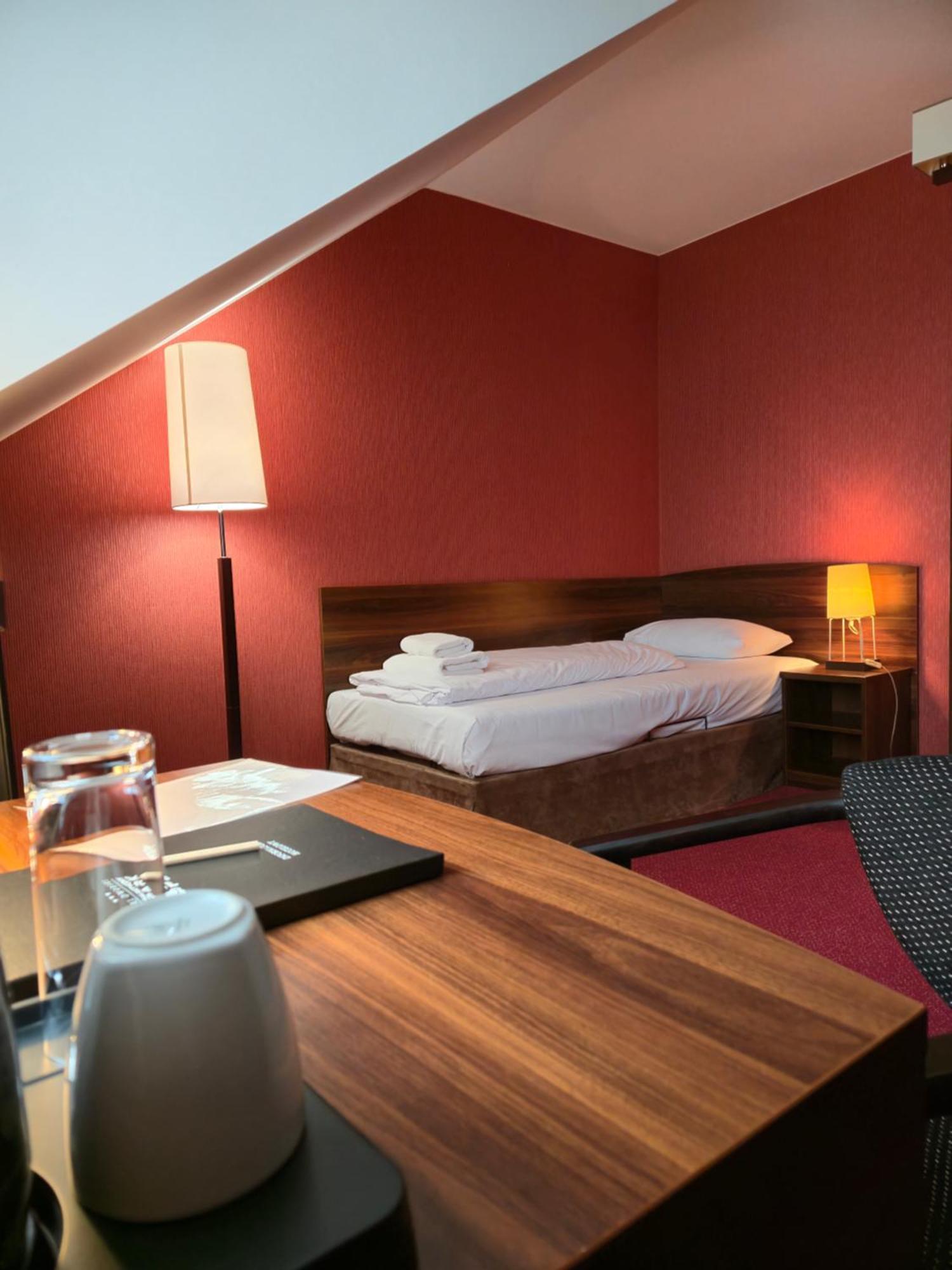 Warzymice Hotel Dworski Galaktyczny Park מראה חיצוני תמונה