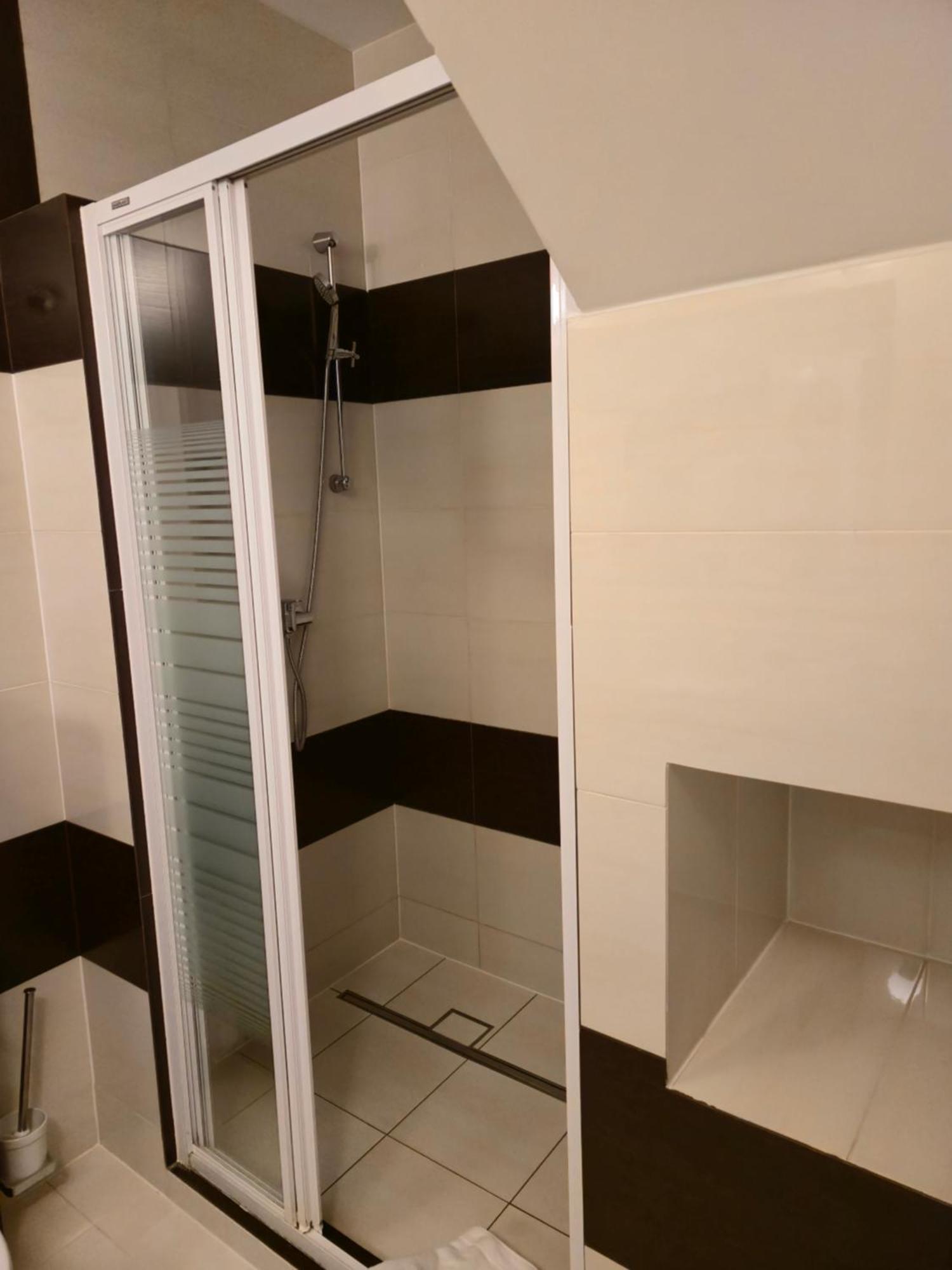 Warzymice Hotel Dworski Galaktyczny Park מראה חיצוני תמונה